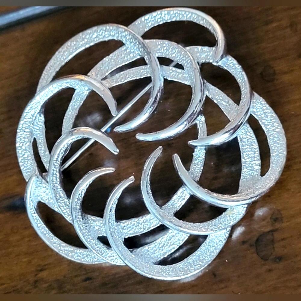 Vintage- Silvertone Atomic Brooch, Sarah Cov